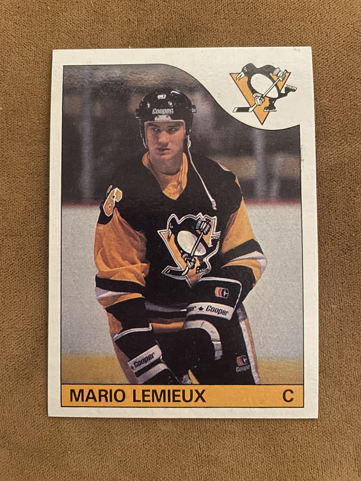 Mario Lemieux Pittsburgh Penguins Rookie Hockey Card 1985 Topps #9 Ex-Mint Not Graded